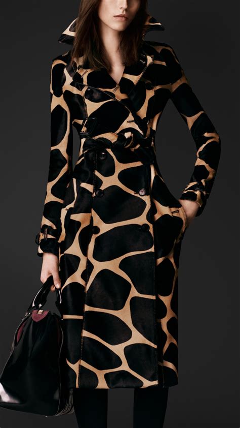 Trench Coat Camel Calfskin with Brown Leopard Motif 